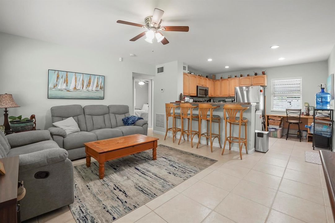 05 Living Room 01