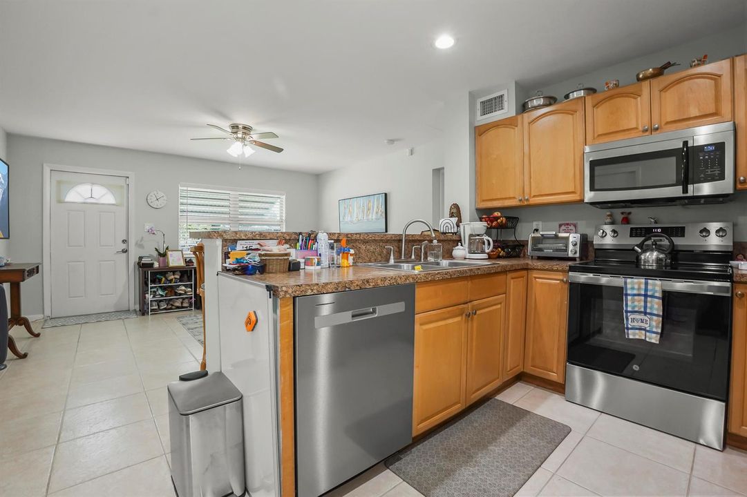 10 Kitchen 03
