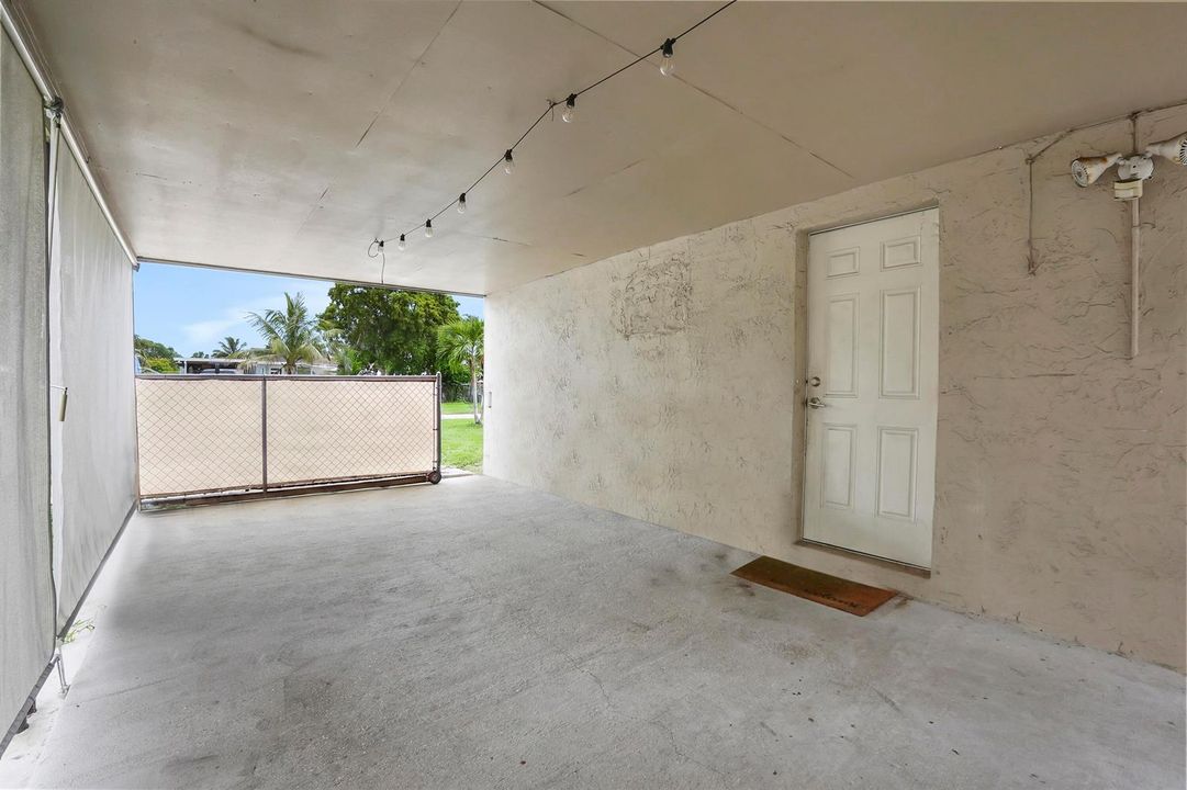 21 Patio 03
