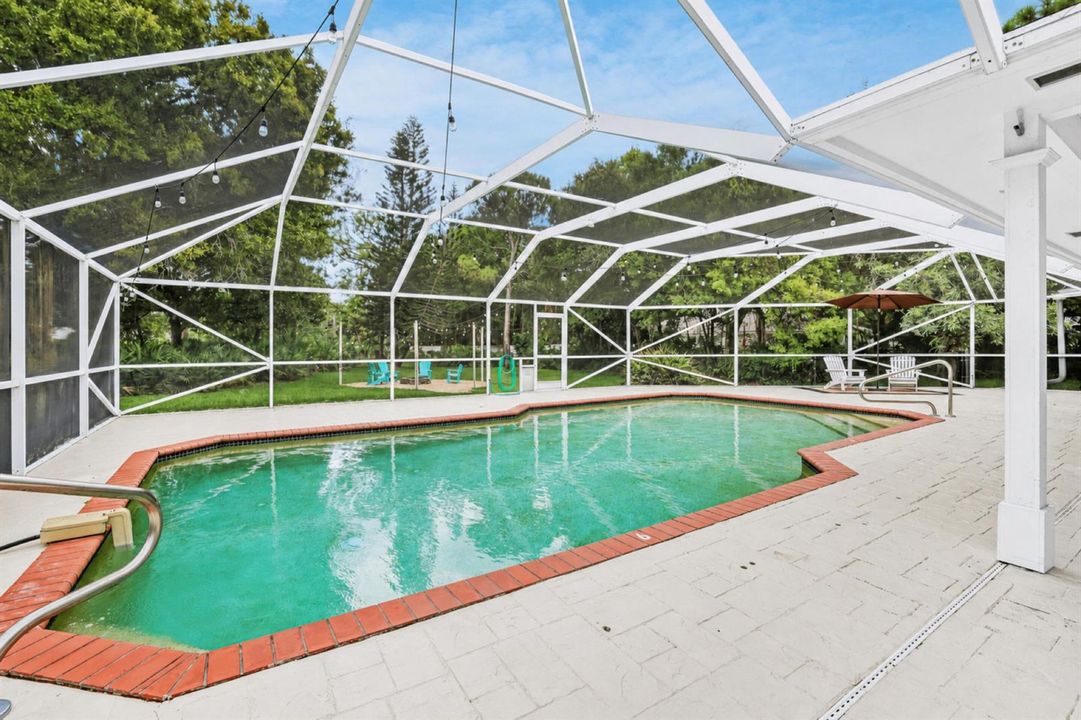 Screened-In Pool
