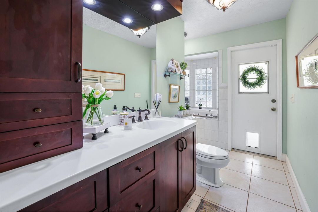 Main Level + Cabana Bath