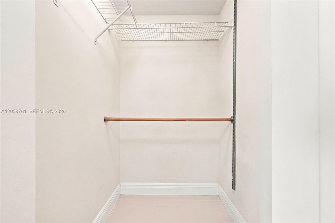 Active With Contract: $375,000 (2 beds, 2 baths, 1087 Square Feet)