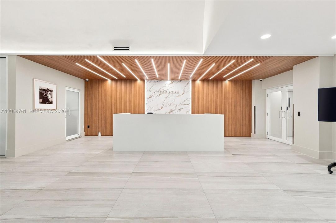 Active With Contract: $375,000 (2 beds, 2 baths, 1087 Square Feet)