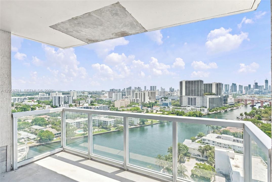 Active With Contract: $375,000 (2 beds, 2 baths, 1087 Square Feet)