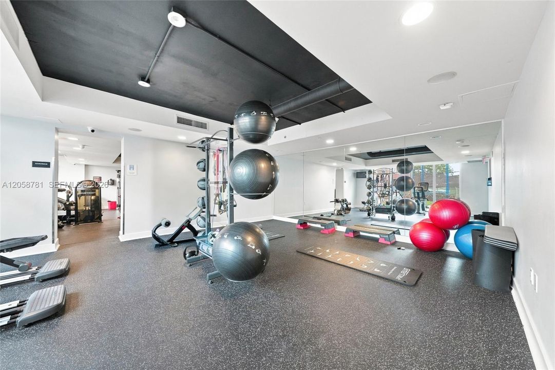 Active With Contract: $375,000 (2 beds, 2 baths, 1087 Square Feet)