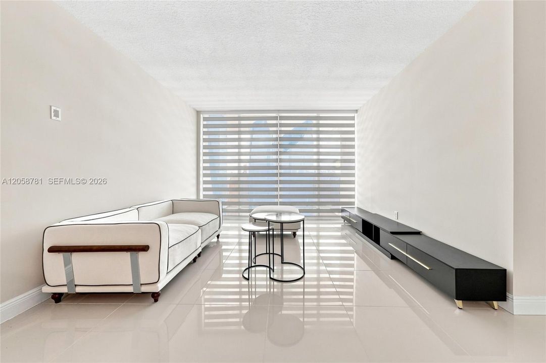 Active With Contract: $375,000 (2 beds, 2 baths, 1087 Square Feet)