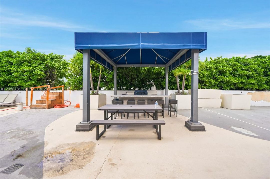 Active With Contract: $375,000 (2 beds, 2 baths, 1087 Square Feet)