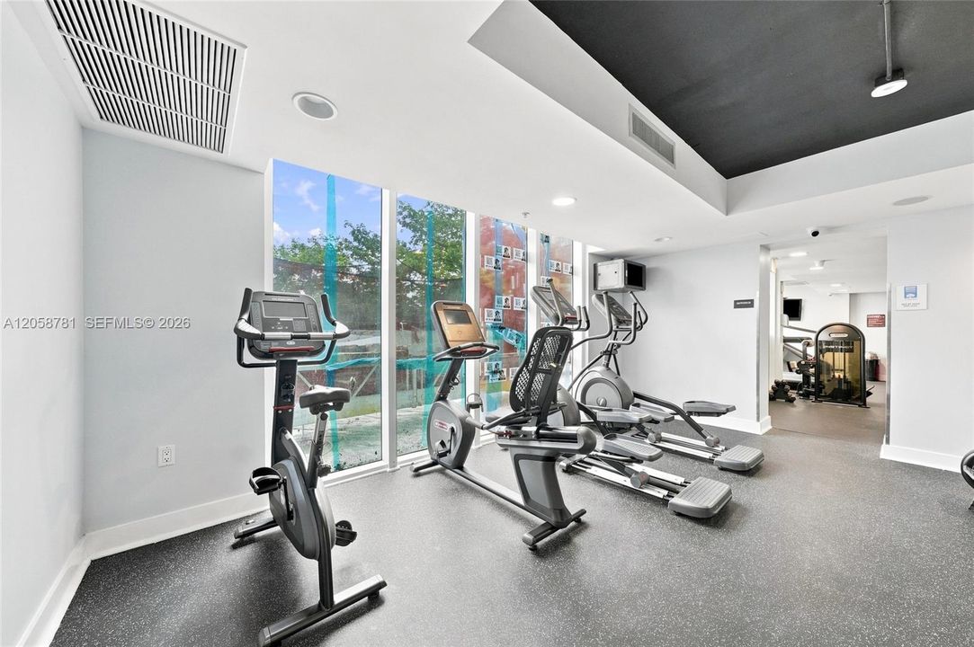 Active With Contract: $375,000 (2 beds, 2 baths, 1087 Square Feet)
