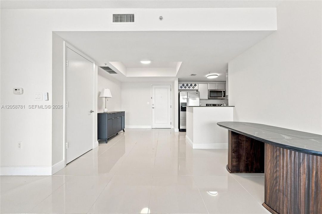 Active With Contract: $375,000 (2 beds, 2 baths, 1087 Square Feet)