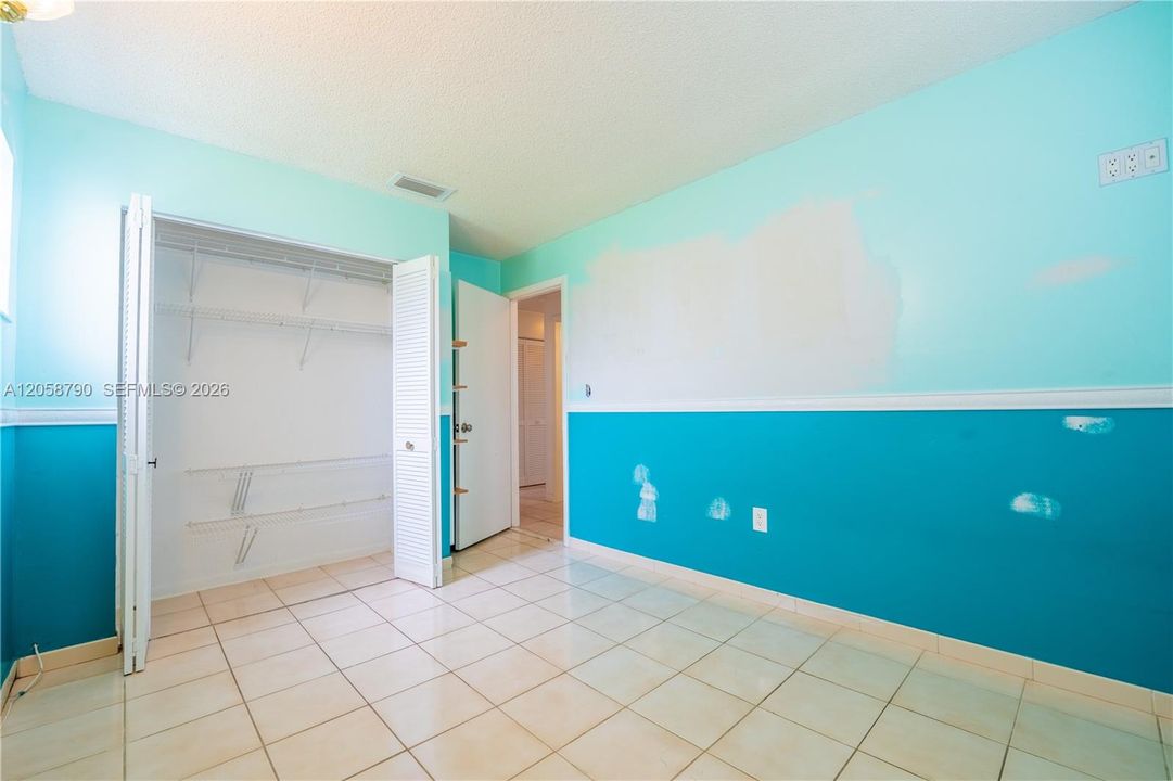 En Venta: $305,000 (3 camas, 2 baños, 1030 Pies cuadrados)