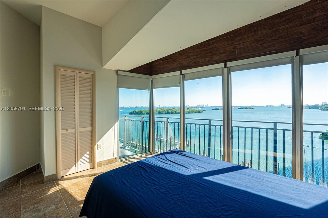 For Rent: $3,000 (2 beds, 2 baths, 1042 Square Feet)