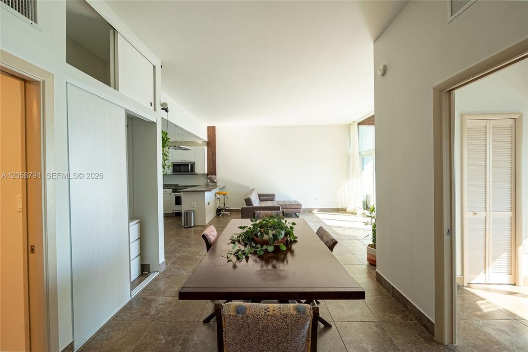 For Rent: $3,000 (2 beds, 2 baths, 1042 Square Feet)