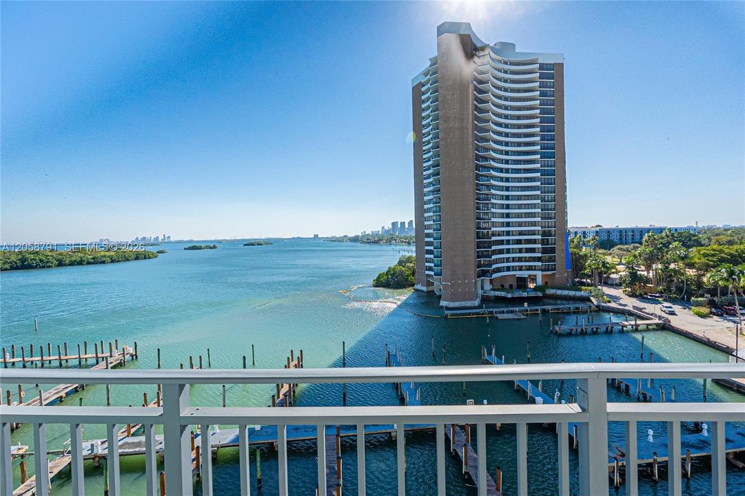 For Rent: $3,000 (2 beds, 2 baths, 1042 Square Feet)