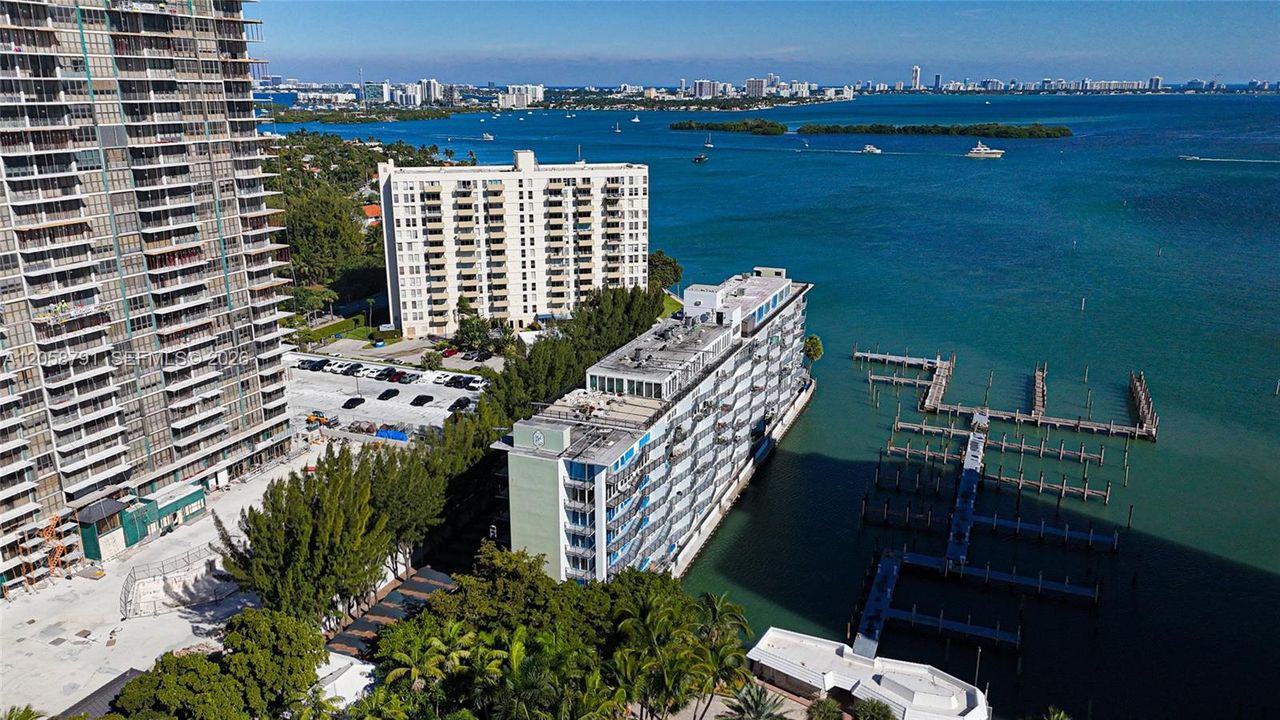 For Rent: $3,000 (2 beds, 2 baths, 1042 Square Feet)