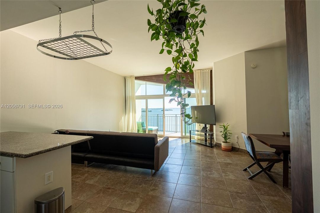 For Rent: $3,000 (2 beds, 2 baths, 1042 Square Feet)