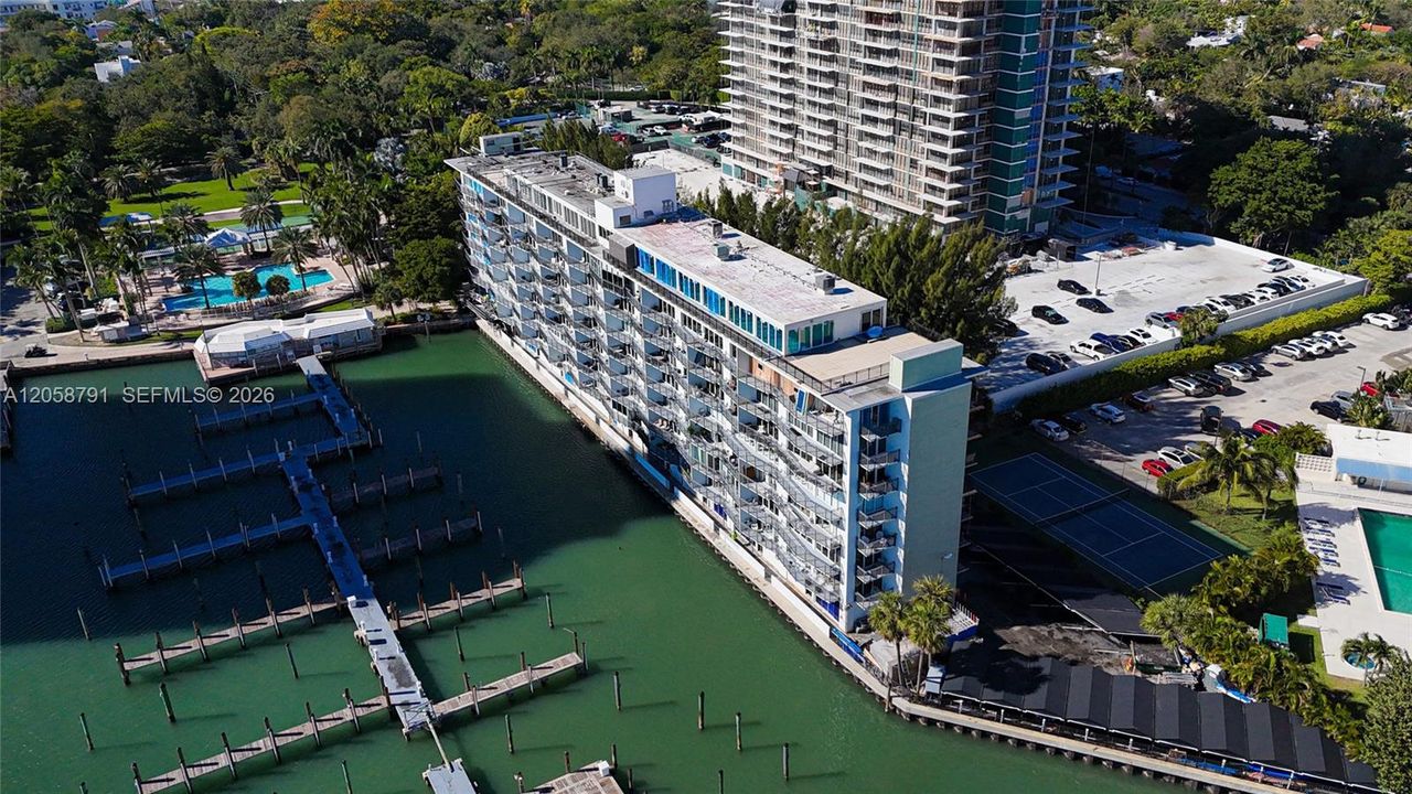 For Rent: $3,000 (2 beds, 2 baths, 1042 Square Feet)