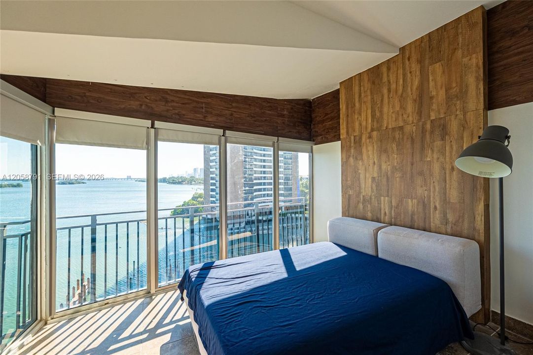 For Rent: $3,000 (2 beds, 2 baths, 1042 Square Feet)
