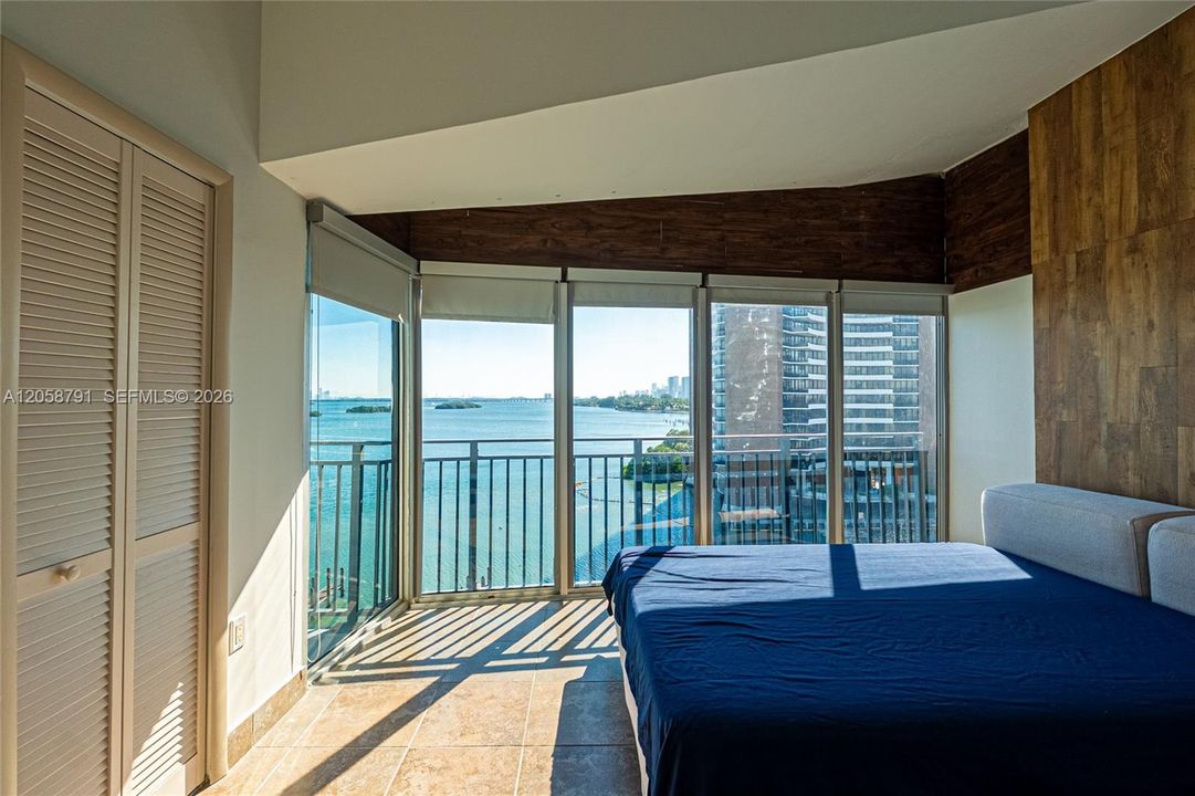 For Rent: $3,000 (2 beds, 2 baths, 1042 Square Feet)