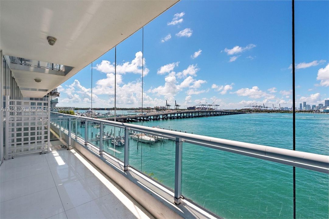 For Rent: $5,500 (1 beds, 1 baths, 777 Square Feet)