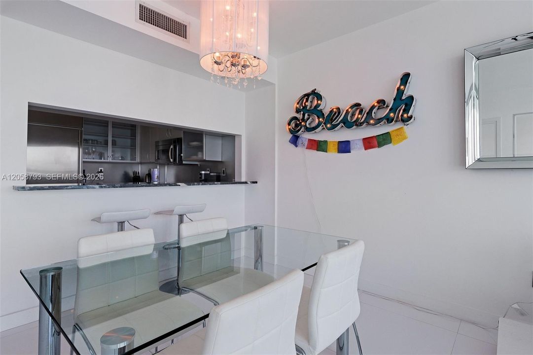 For Rent: $5,500 (1 beds, 1 baths, 777 Square Feet)
