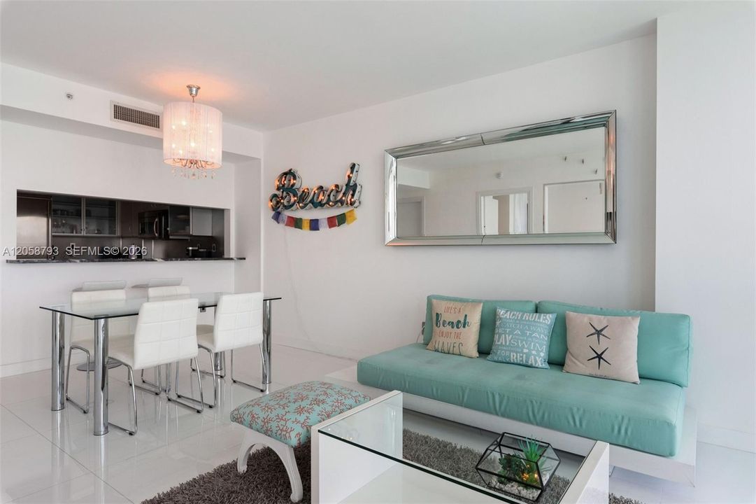 For Rent: $5,500 (1 beds, 1 baths, 777 Square Feet)