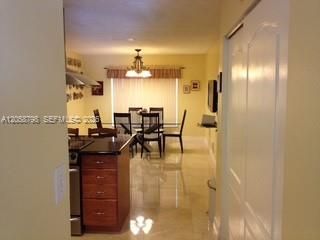 В аренду: $4,700 (4 спален, 2 ванн, 1692 Квадратных фут)