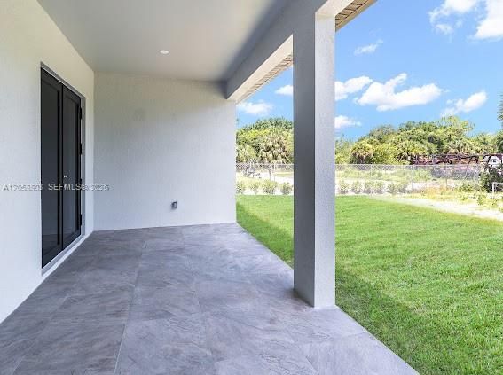 На продажу: $595,000 (3 спален, 2 ванн, 2004 Квадратных фут)