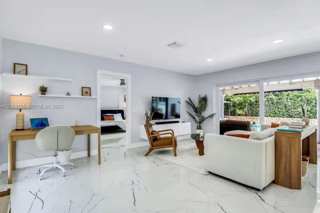 В аренду: $7,750 (3 спален, 2 ванн, 1612 Квадратных фут)