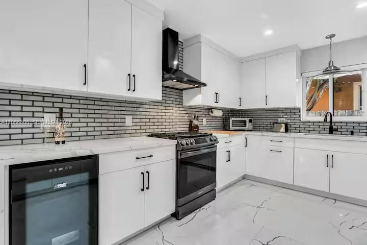В аренду: $7,750 (3 спален, 2 ванн, 1612 Квадратных фут)