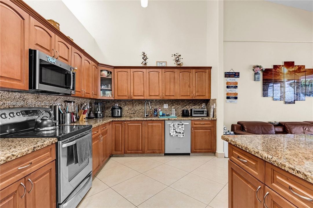 На продажу: $1,299,000 (5 спален, 4 ванн, 3319 Квадратных фут)