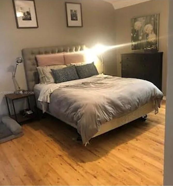 Activo con contrato: $3,950 (3 camas, 2 baños, 1347 Pies cuadrados)