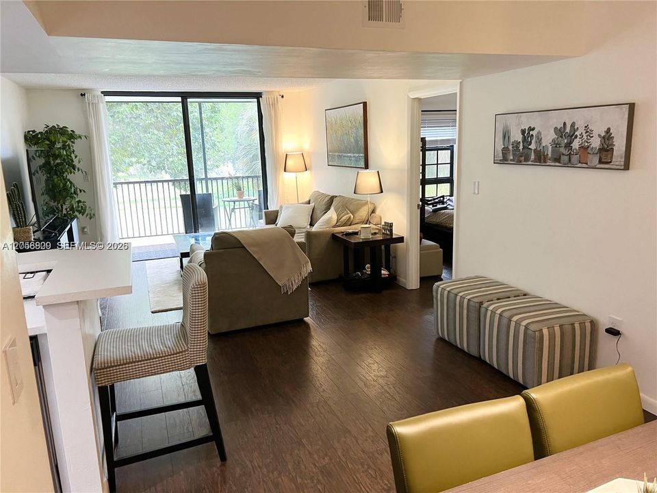 En Venta: $117,000 (2 camas, 2 baños, 1085 Pies cuadrados)