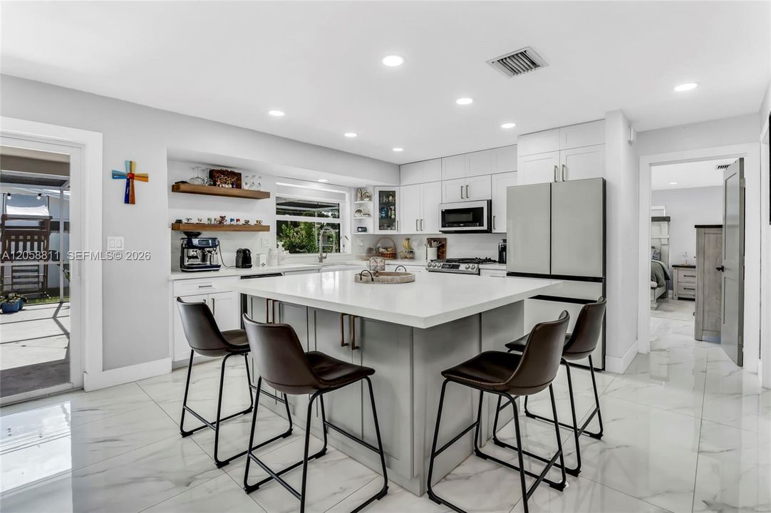 En Venta: $725,000 (4 camas, 3 baños, 1893 Pies cuadrados)