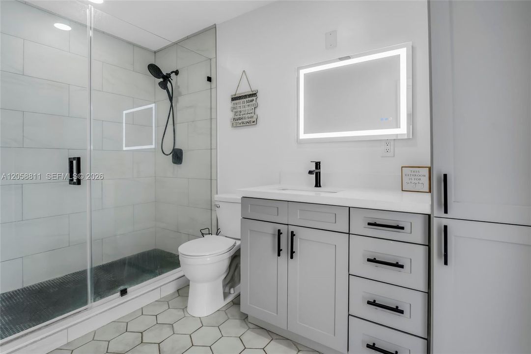 En Venta: $725,000 (4 camas, 3 baños, 1893 Pies cuadrados)