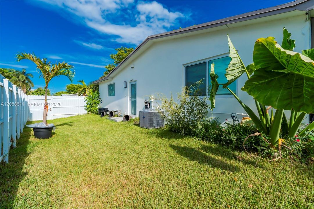 En Venta: $725,000 (4 camas, 3 baños, 1893 Pies cuadrados)