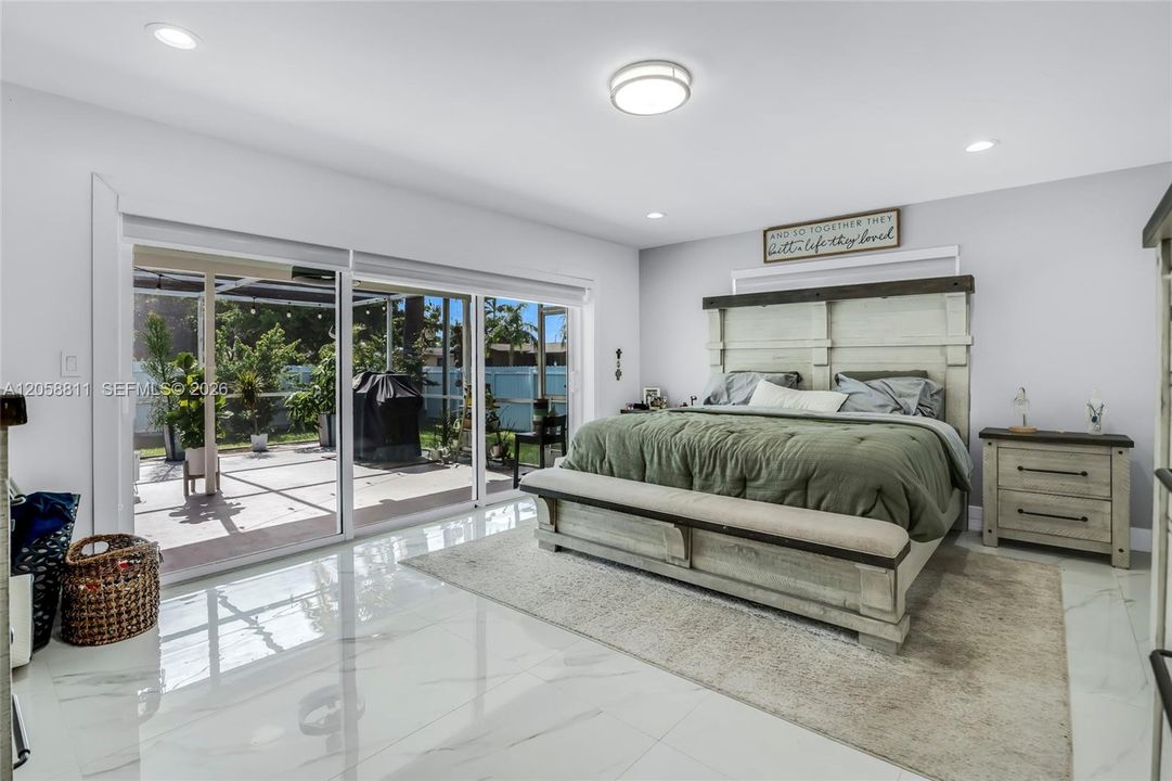 En Venta: $725,000 (4 camas, 3 baños, 1893 Pies cuadrados)
