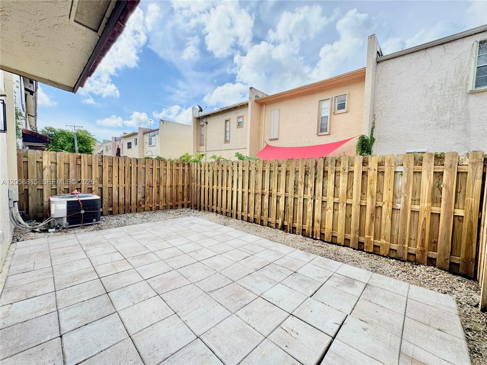 В аренду: $2,590 (3 спален, 2 ванн, 1264 Квадратных фут)