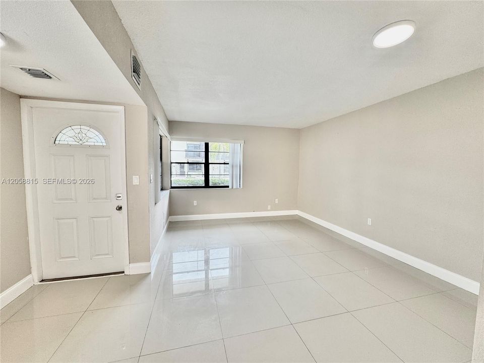 В аренду: $2,590 (3 спален, 2 ванн, 1264 Квадратных фут)