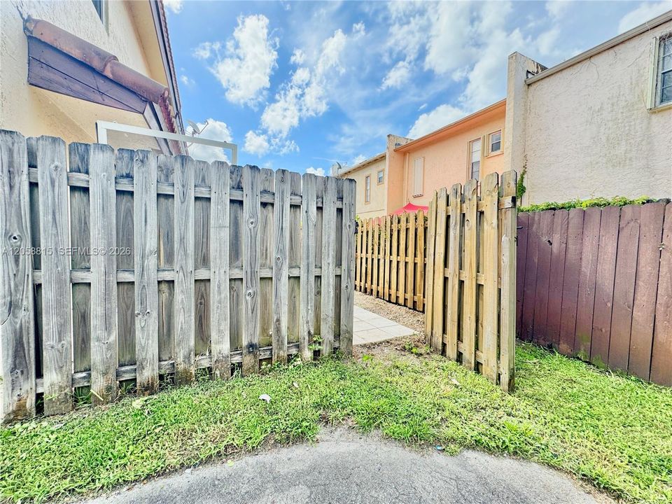 В аренду: $2,590 (3 спален, 2 ванн, 1264 Квадратных фут)