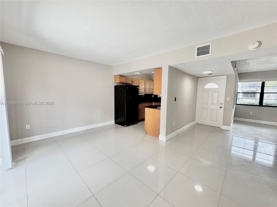 В аренду: $2,590 (3 спален, 2 ванн, 1264 Квадратных фут)
