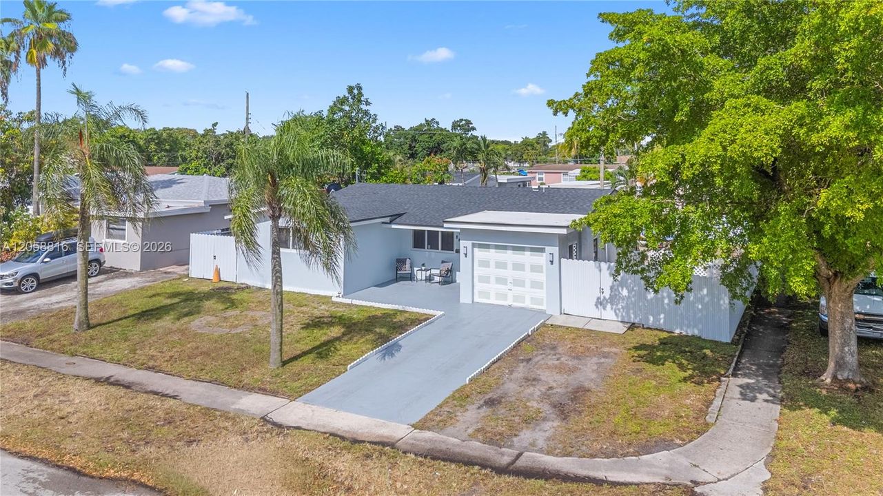For Sale: $520,000 (3 beds, 1 baths, 1221 Square Feet)