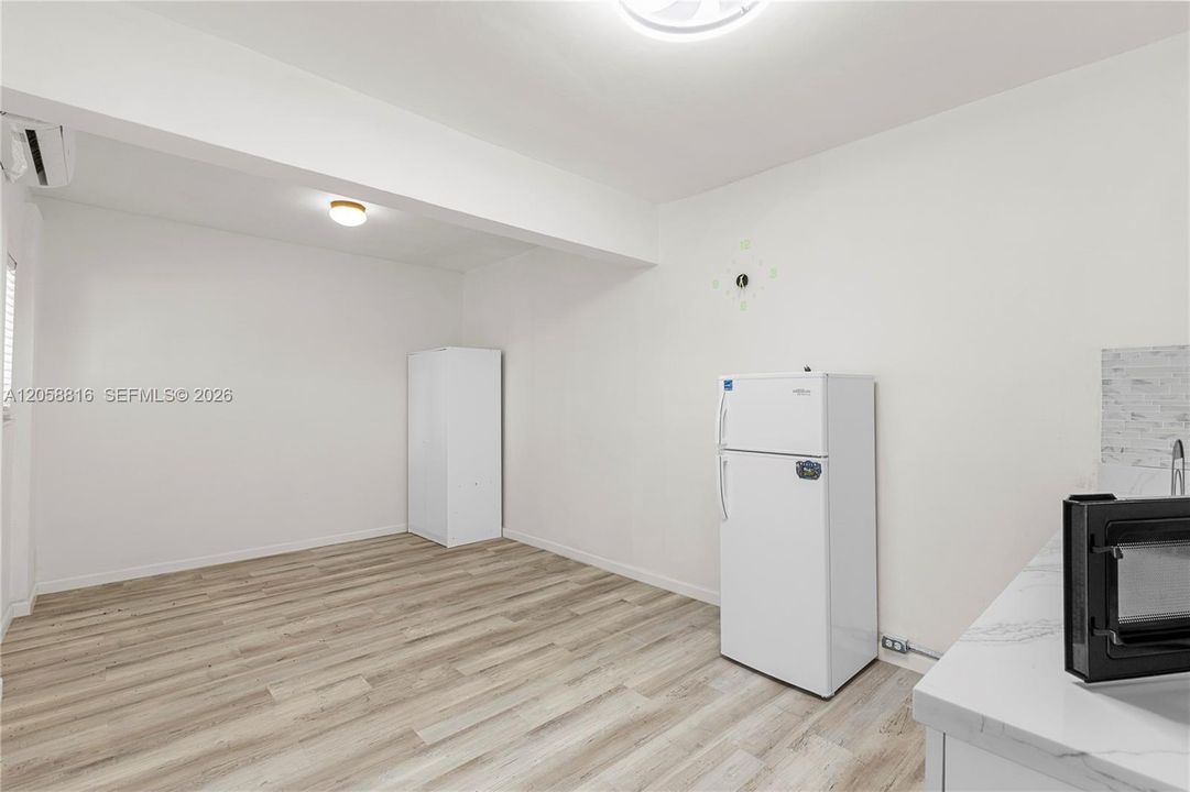 For Sale: $520,000 (3 beds, 1 baths, 1221 Square Feet)