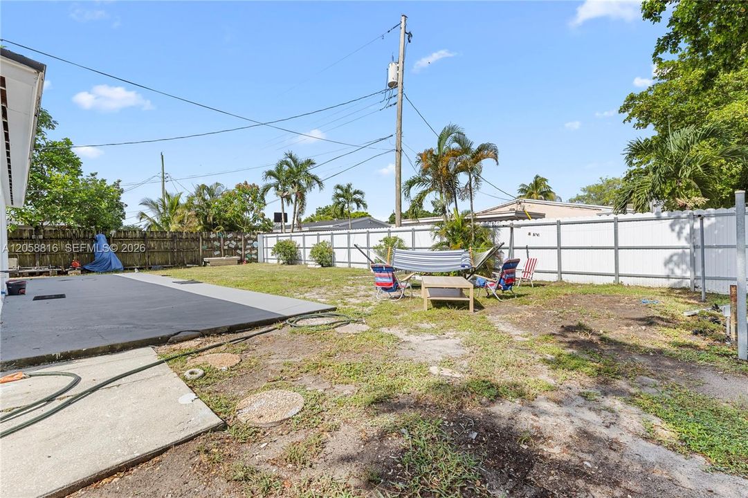 For Sale: $520,000 (3 beds, 1 baths, 1221 Square Feet)