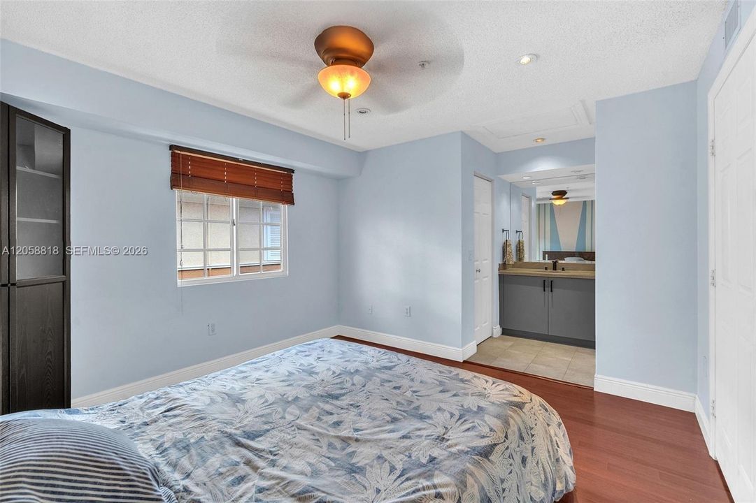 For Rent: $3,600 (2 beds, 2 baths, 1316 Square Feet)
