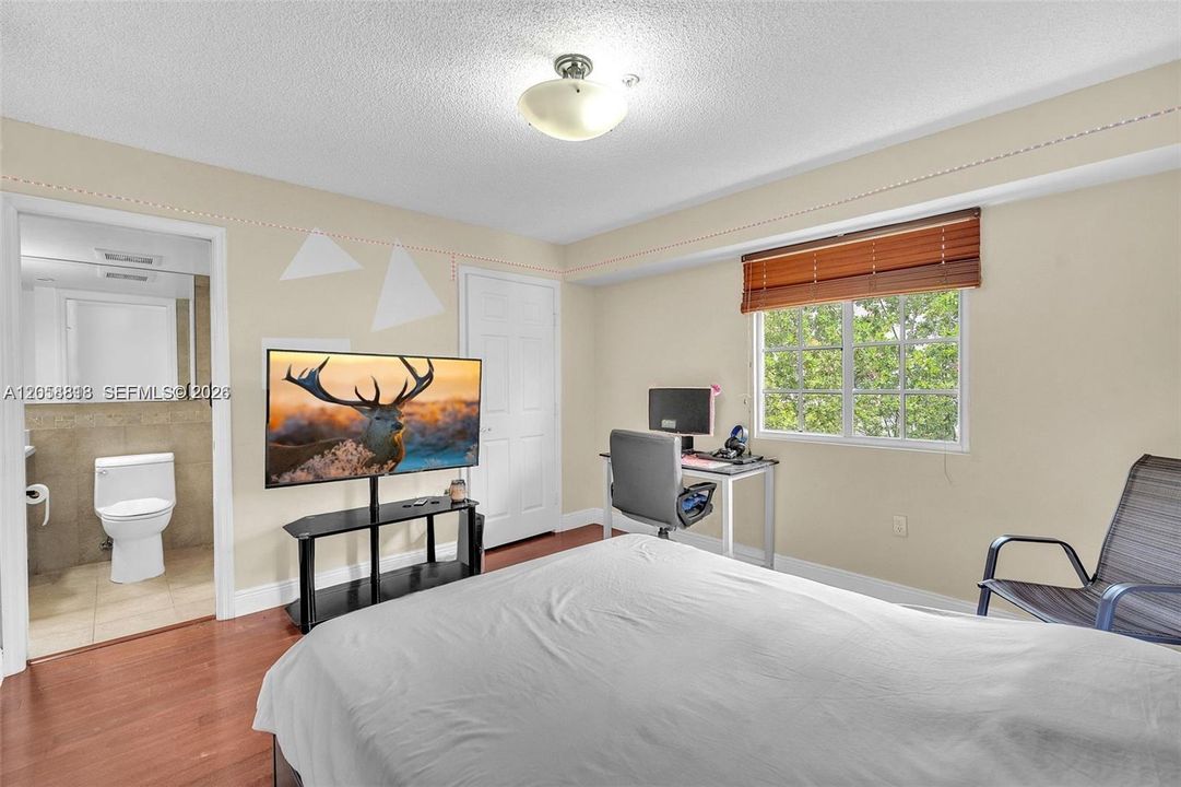 For Rent: $3,600 (2 beds, 2 baths, 1316 Square Feet)