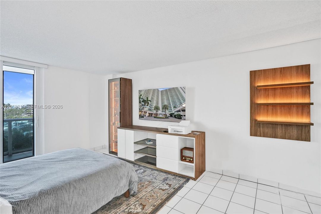 В аренду: $2,900 (2 спален, 2 ванн, 1357 Квадратных фут)