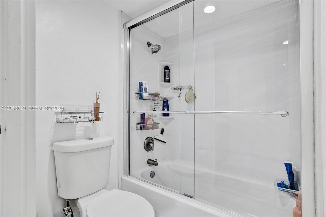 В аренду: $2,900 (2 спален, 2 ванн, 1357 Квадратных фут)