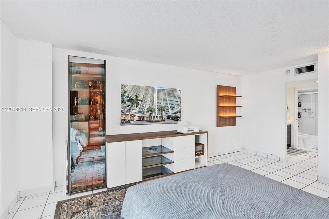 В аренду: $2,900 (2 спален, 2 ванн, 1357 Квадратных фут)