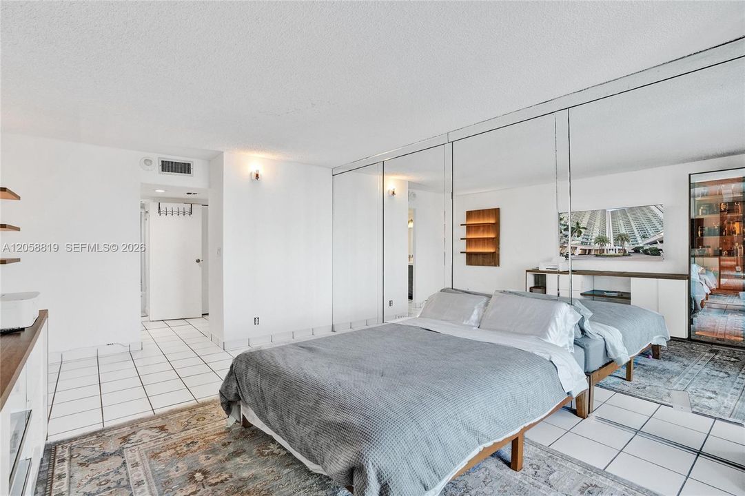 В аренду: $2,900 (2 спален, 2 ванн, 1357 Квадратных фут)