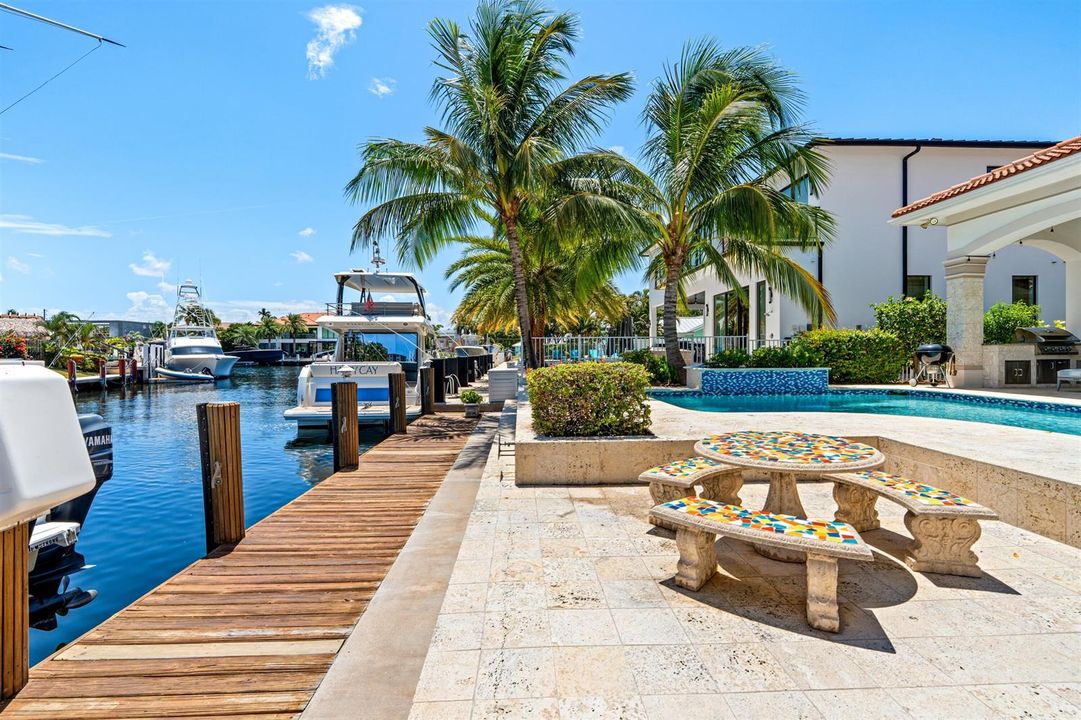 DOCK_SEATING